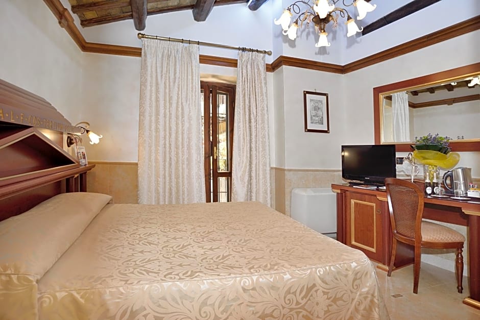 Hotel Pantheon