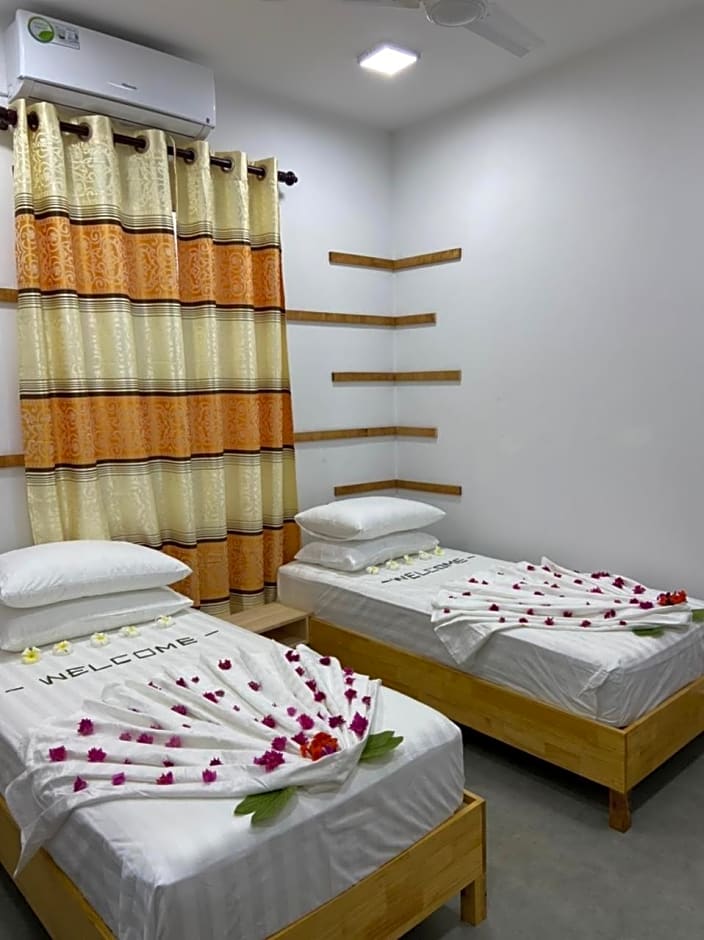 La Luna Boutique Dhangethi