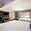 Sunset West Hotel SureStay Collection By Best Western