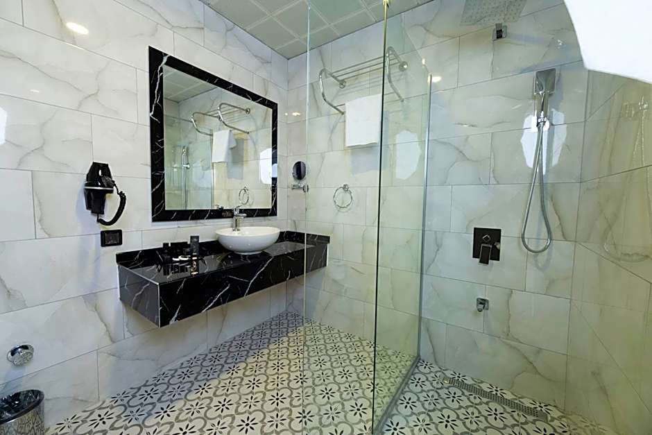 Duqqan Deluxe Hotel
