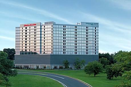 Homewood Suites By Hilton Teaneck Glenpointe
