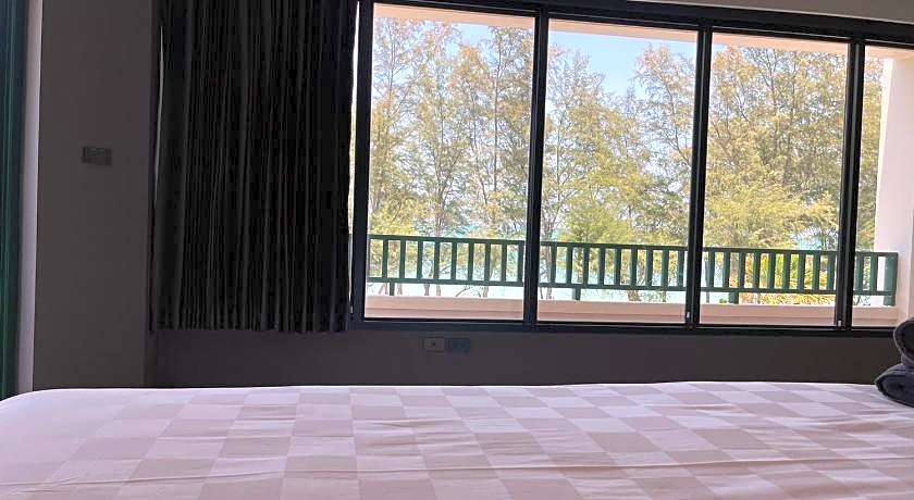 Solis Beach Hotel Rajamangala