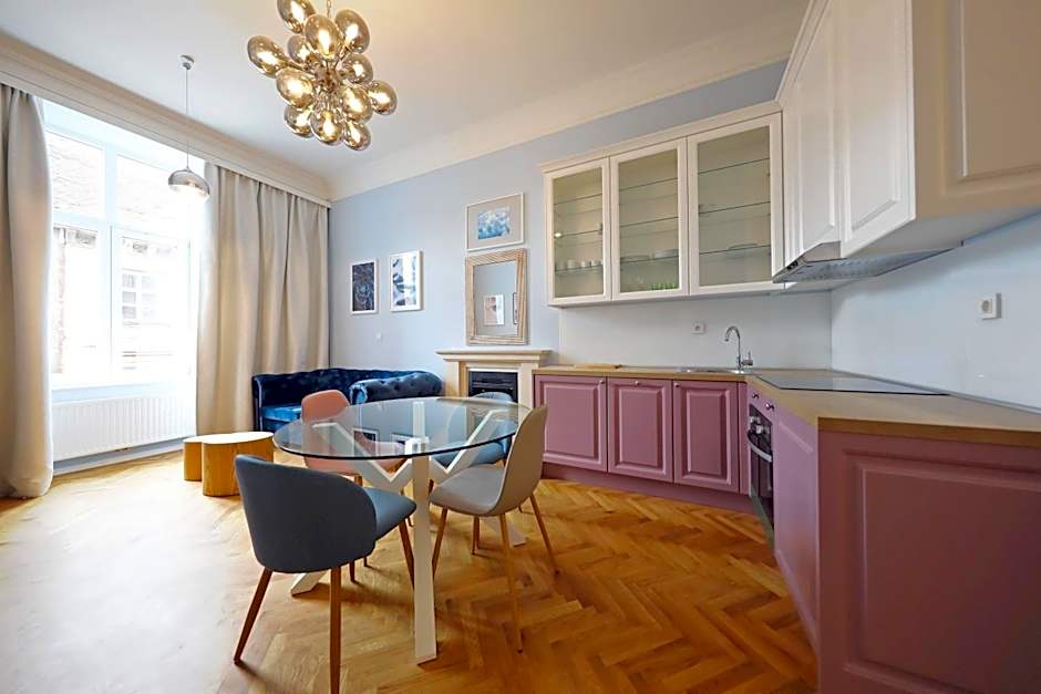 Stay Swanky Bed & Breakfast