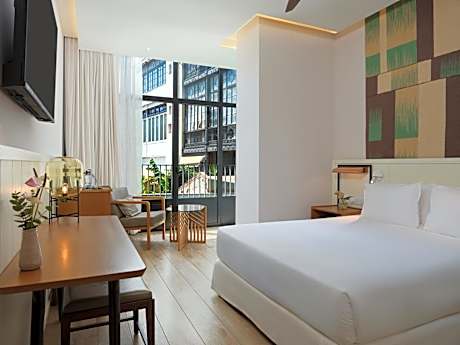 Classic Double or Twin Room with City View