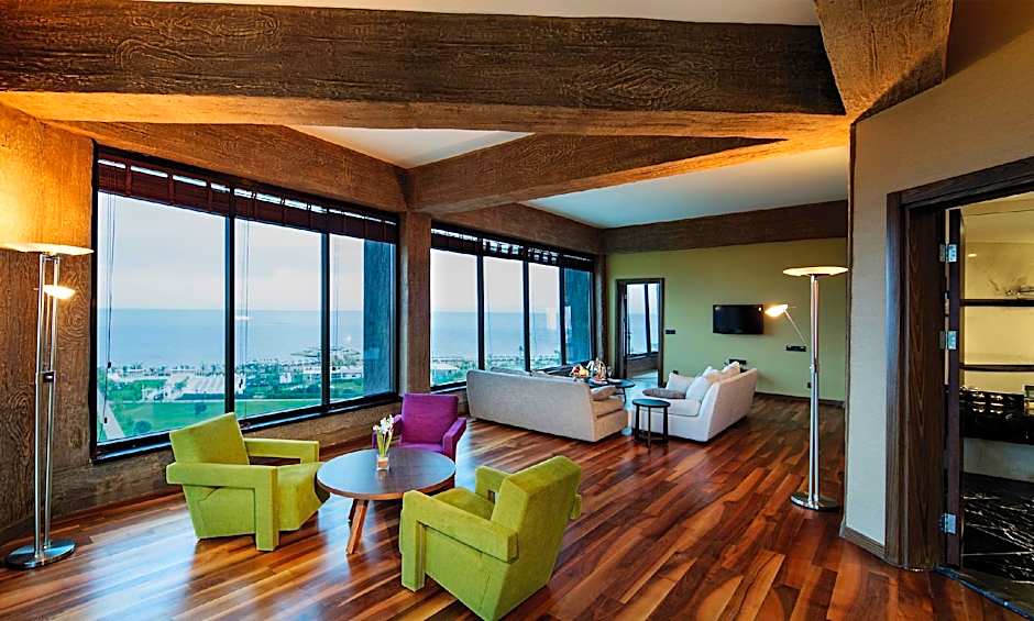 Noahs Ark Deluxe Hotel Spa