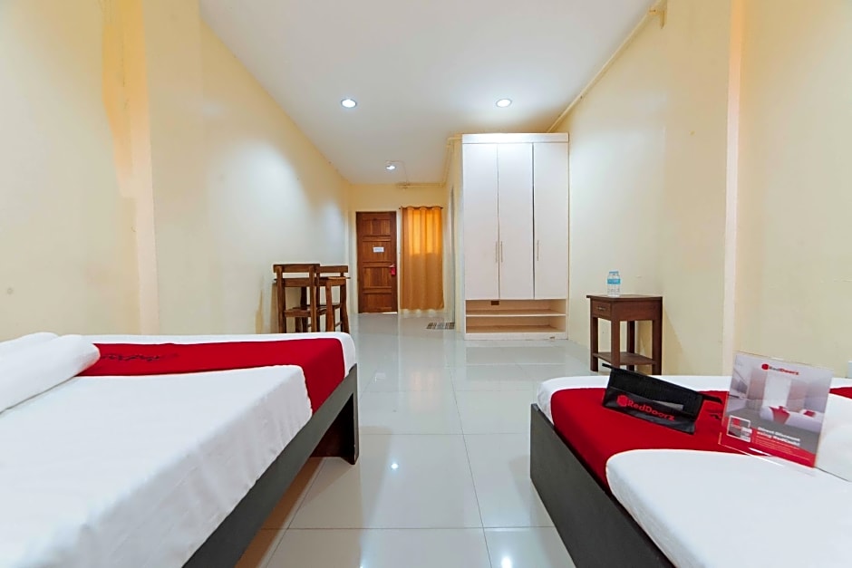 Reddoorz near New Government Center