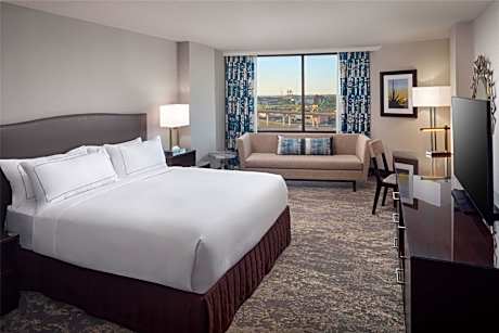 King Room with Bath Tub - Disability Access
