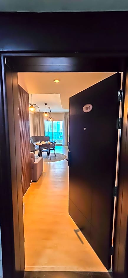 Spacious Apartment Marina View