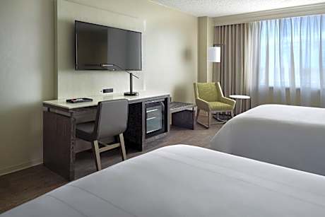Concierge Level Guest Room with Concierge Lounge Access
