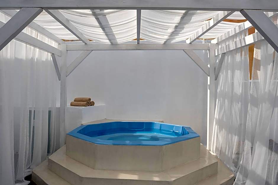 For All Seasons Mansion