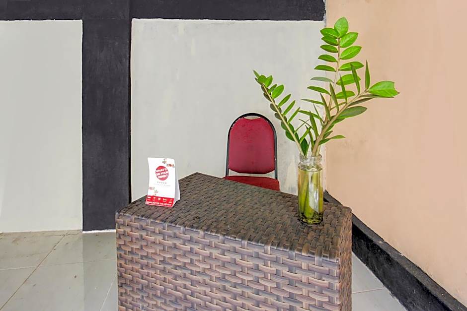 OYO Life 93155 Wisma Sarah