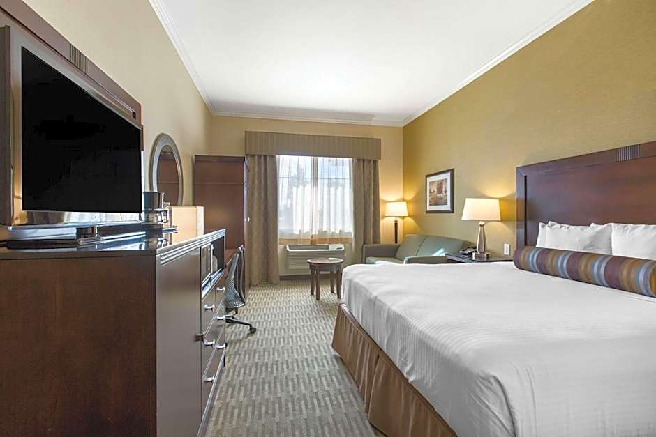 The Oaks Hotel & Suites