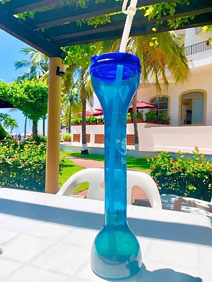 VILLA PARA 5P 4A 1M dentro del Hotel a un lado del Krystal IXTAPA Con Playa WiFi