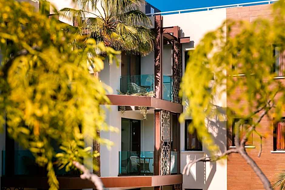 Alhambra Boutique Apartments by TAM Resorts