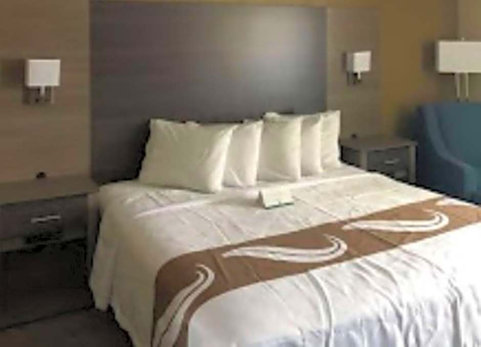 Photo 1 of 5 of 1 King Bed