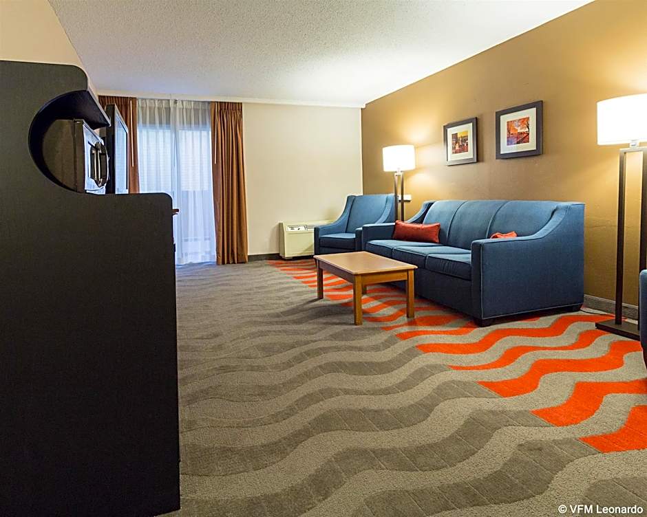 Comfort Inn & Suites Airport Syracuse