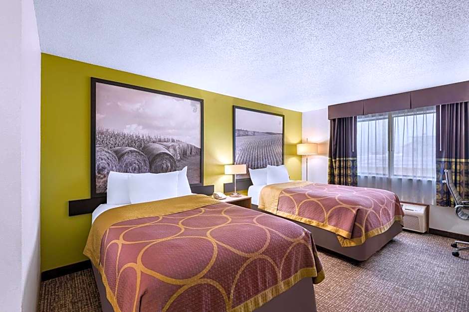 Super 8 by Wyndham Oelwein