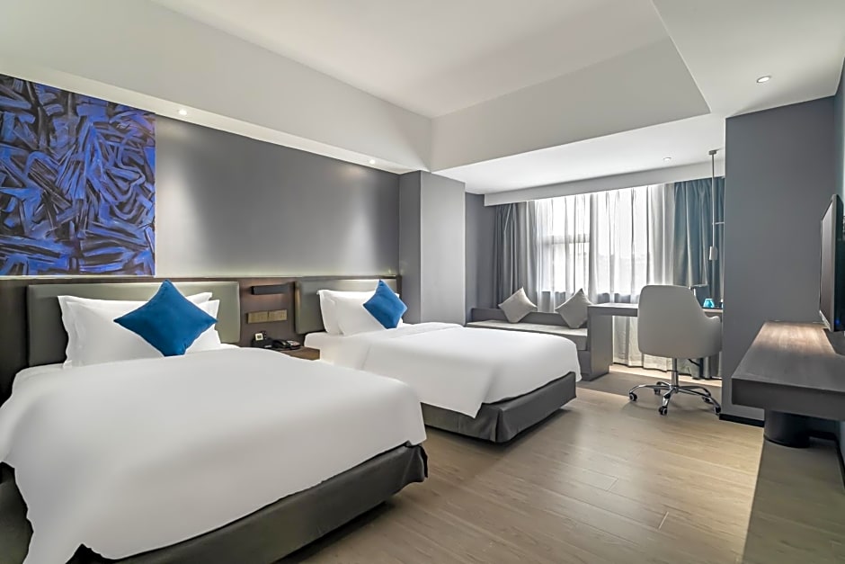 Insail Hotels (Guangyuanxincun Jingtai Pedestrian Street Guangzhou)