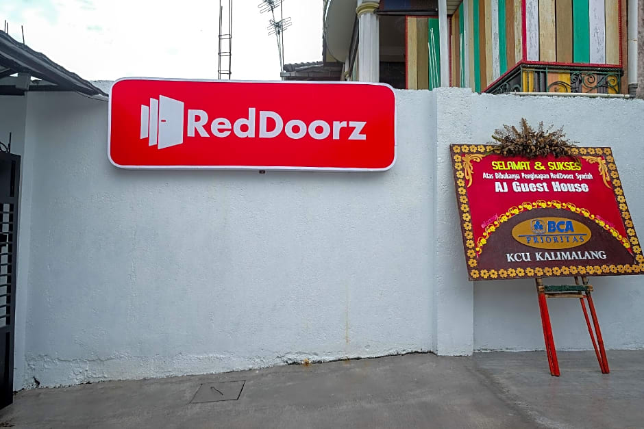 RedDoorz Syariah near Perempatan Kartasura
