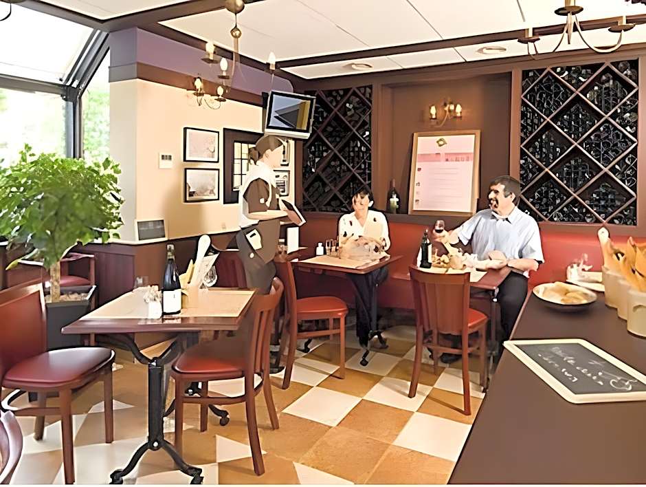 B&B HOTEL Blois Nord Vallee Maillard