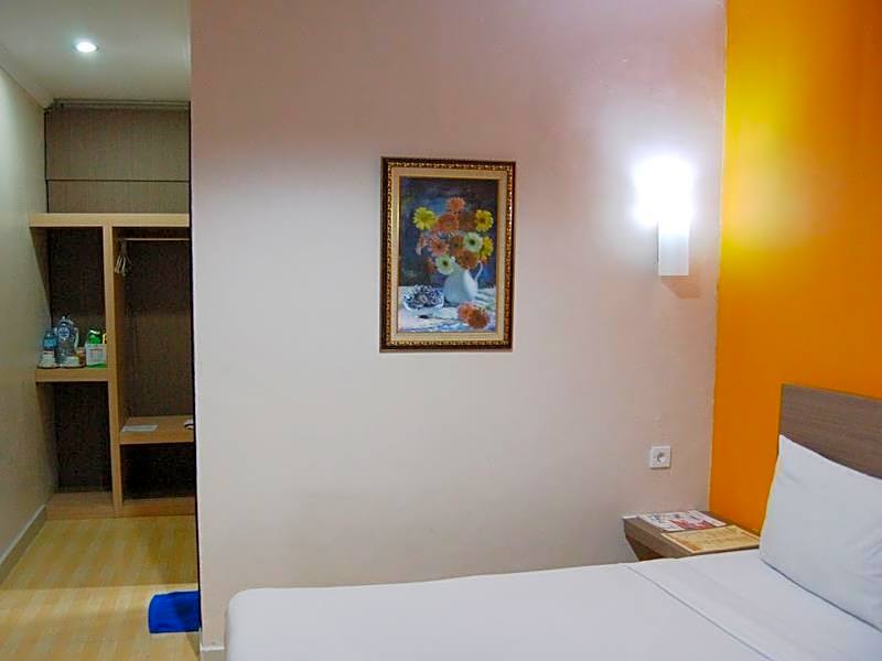 Grand Sari Hotel