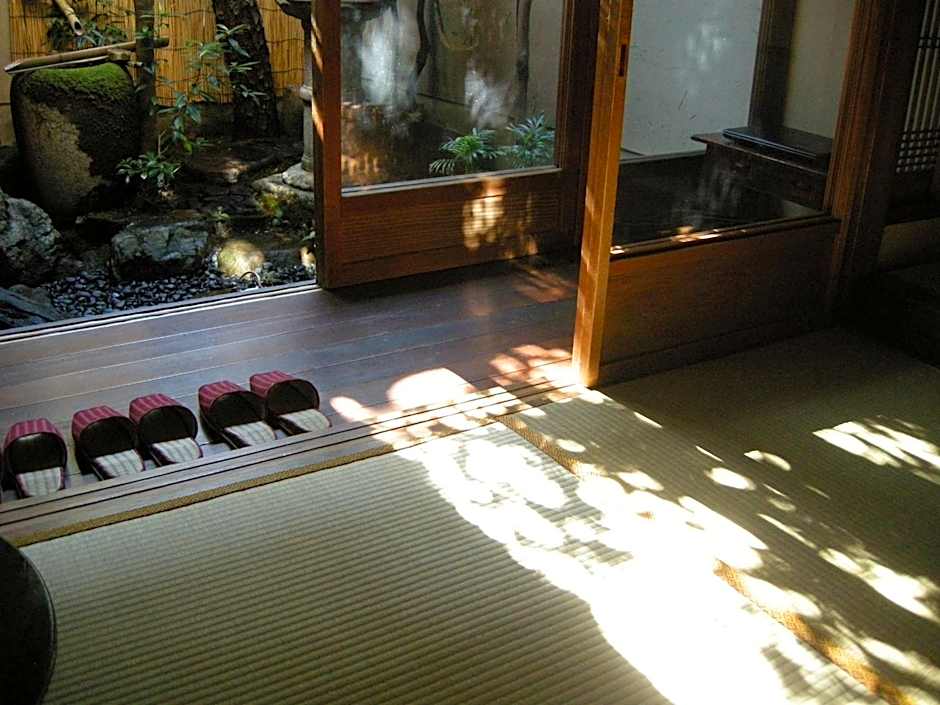 Guesthouse Itoya Kyoto