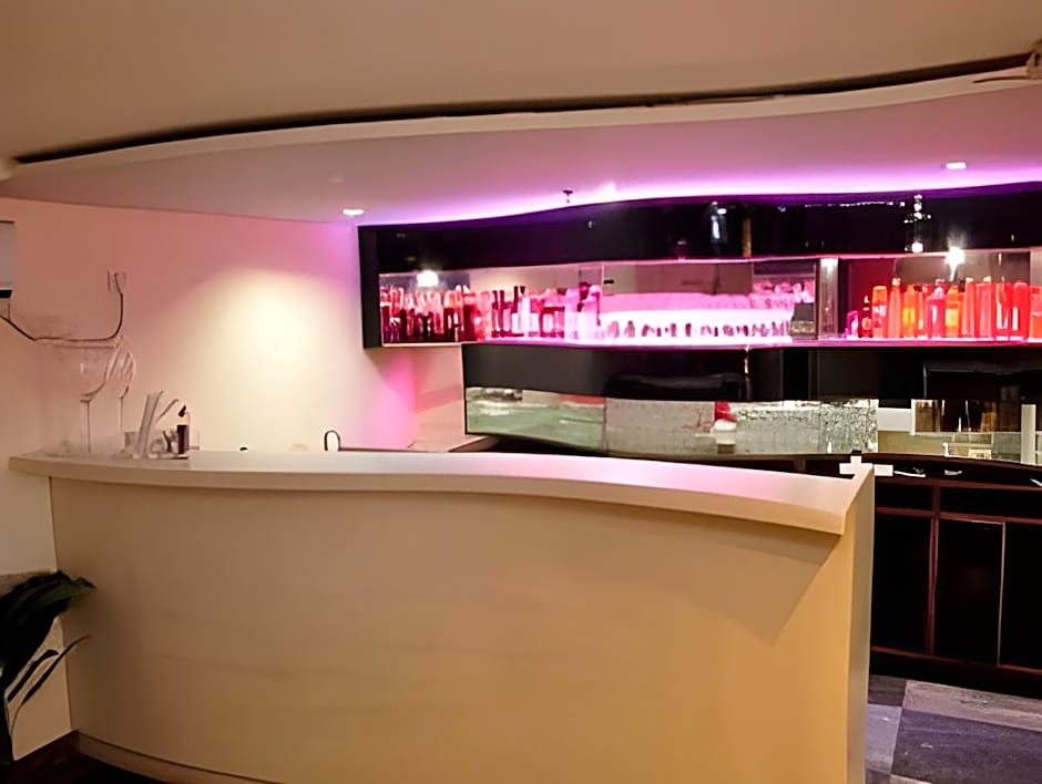 Hotel Om International – Delhi, NY