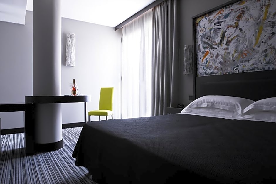Twenty One Hotel