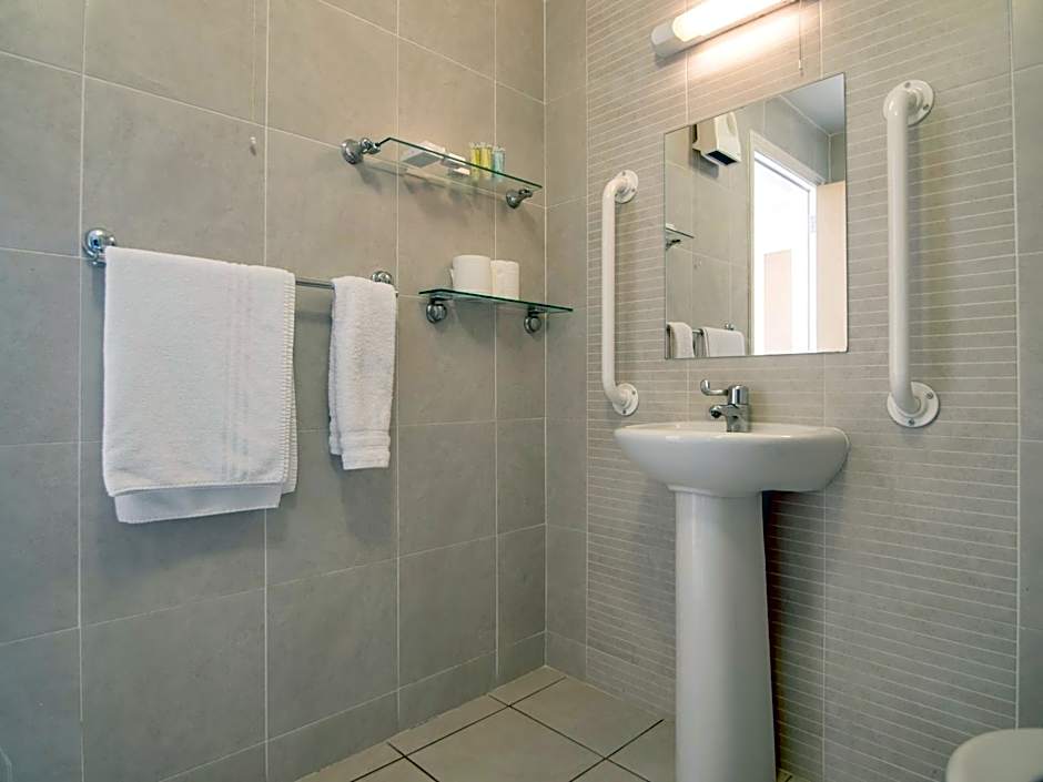 Donegan Court Aparthotel