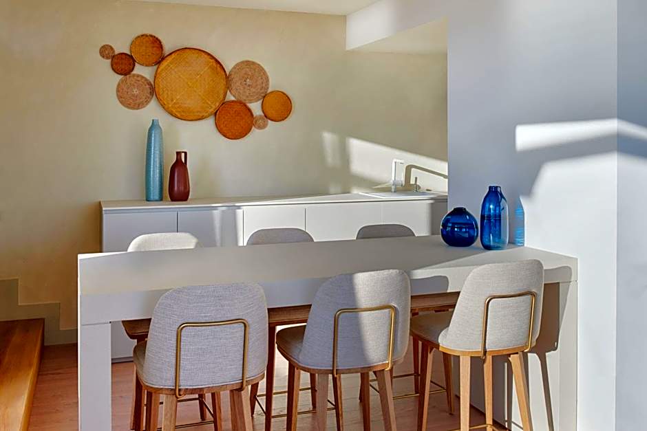 Le Meridien Lav Split