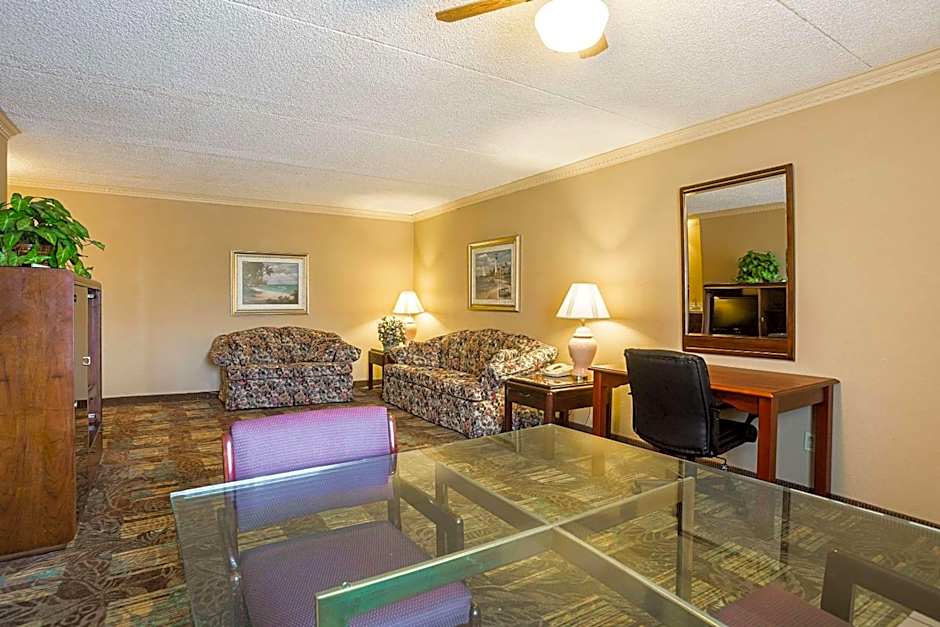 Quality Inn Hurricane Mills I-40