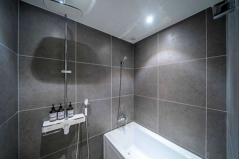 Brown Dot Siheung Geobuksum