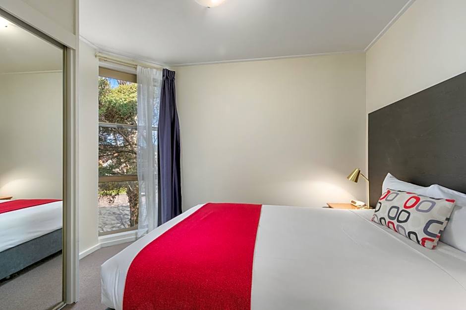 Knox International Hotel and Apartments