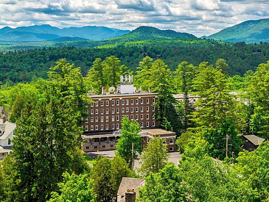 The Pines Inn