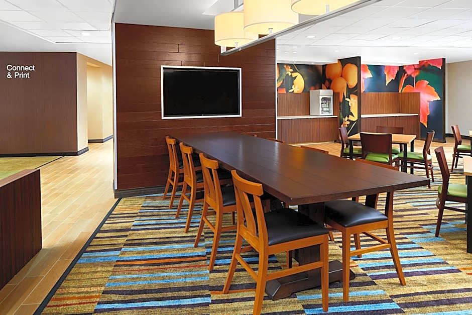 Fairfield Inn & Suites by Marriott Fresno Yosemite International Airport