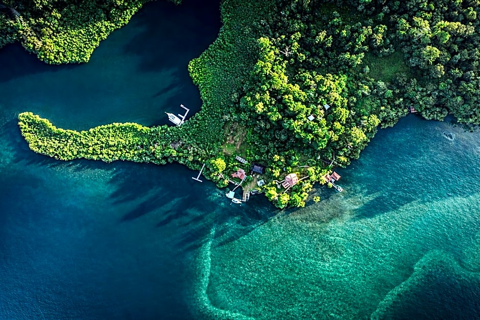 Akwaba Lodge Island Boutique Hotel