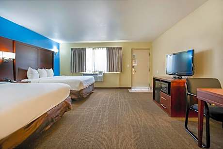 Queen Room with Two Queen Beds - Disability Access - Non-Smoking