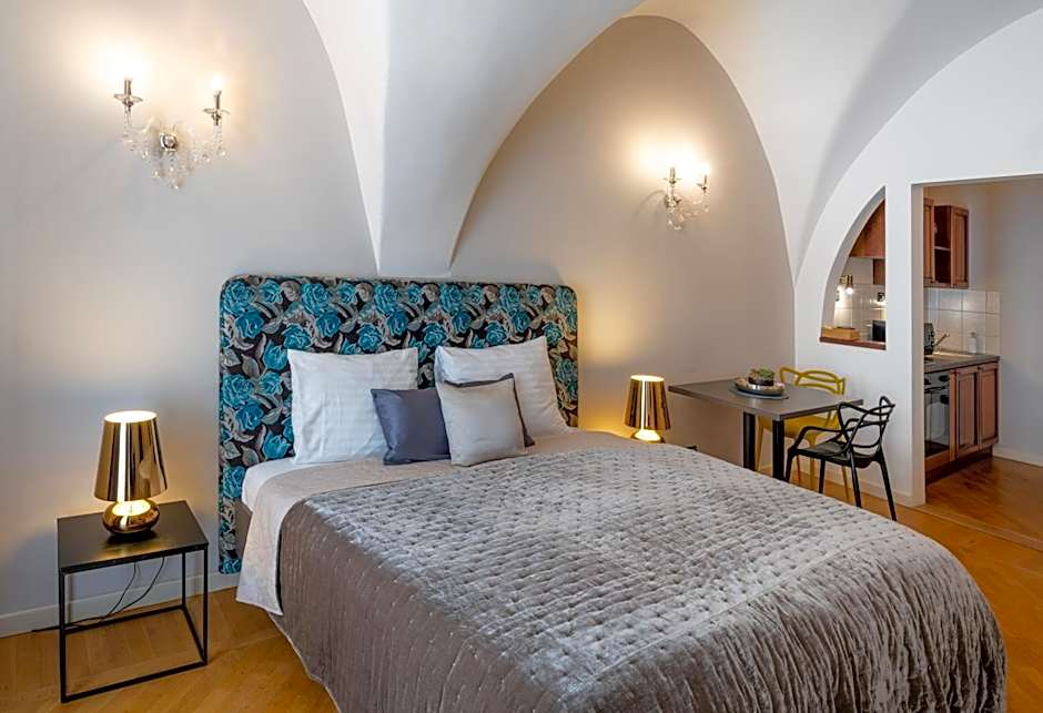 Chateau 9 Apartments by Adrez