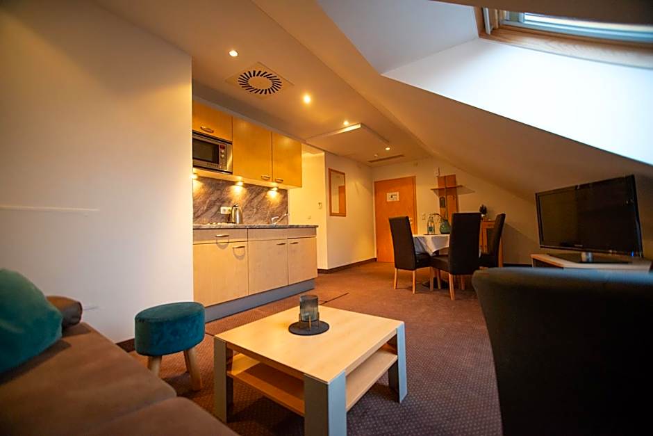 Hotel am Hachinger Bach by Blattl