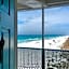 COUPLES GETAWAY, HONEYMOON SWEET, Perfectly Cozy Beach Front Condo with kitchen, pool, free parking,CHECK-IN AT DOOR