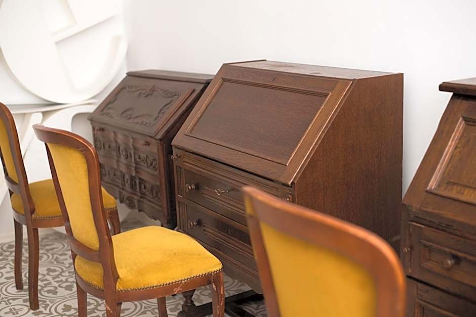 Beehive Hotel and CoWorking