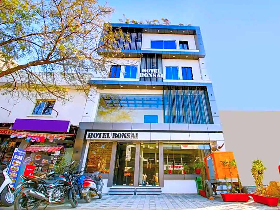 Hotel Bonsai