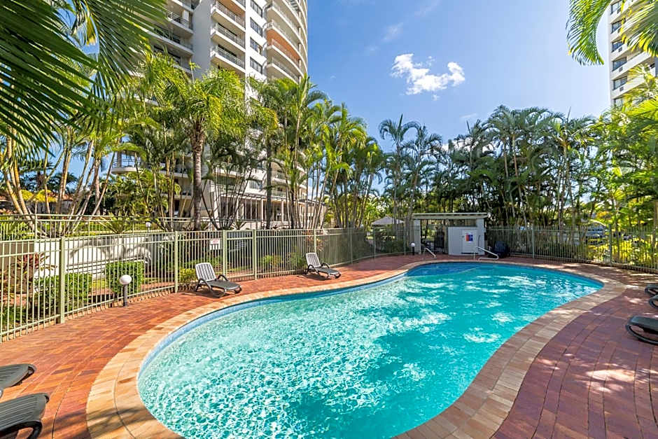 The Meriton Apartments on Main Beach