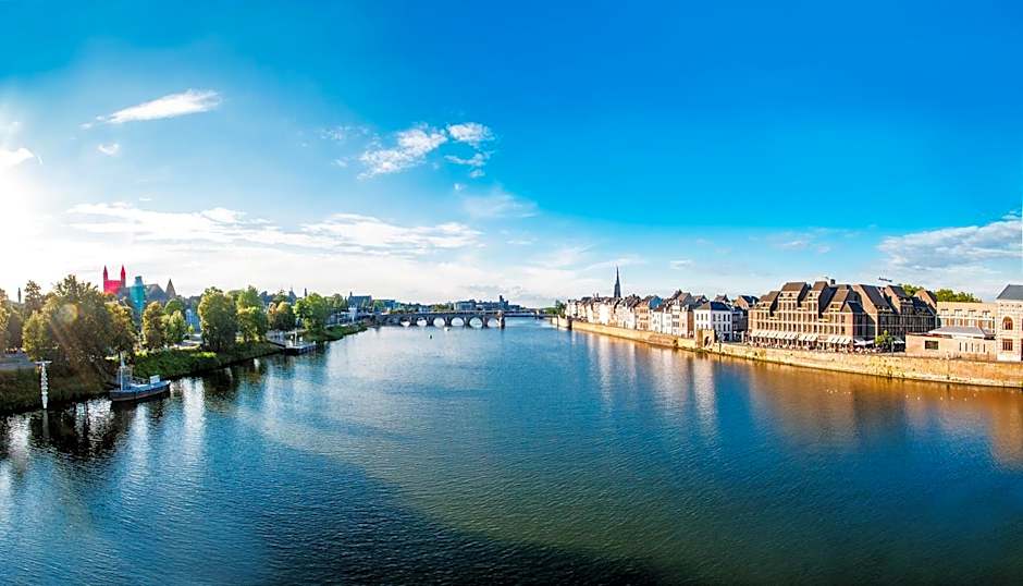 Cosy floating boatlodge Athene