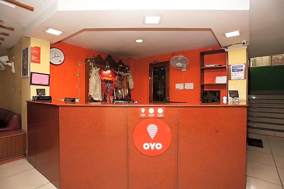 OYO 10685 Hotel Centre Point