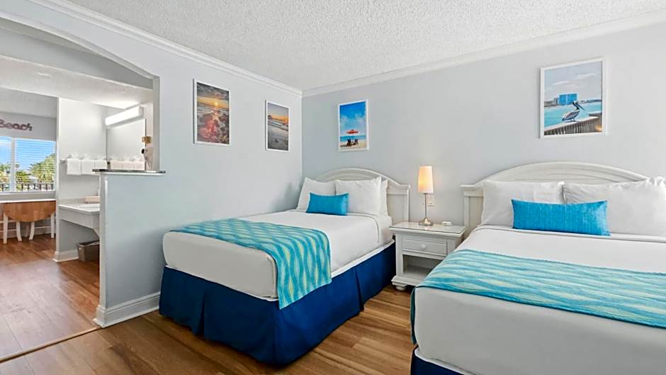 Pelican Pointe Hotel