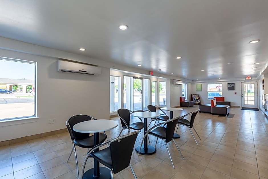 Studio 6-Bryan, TX - University Area