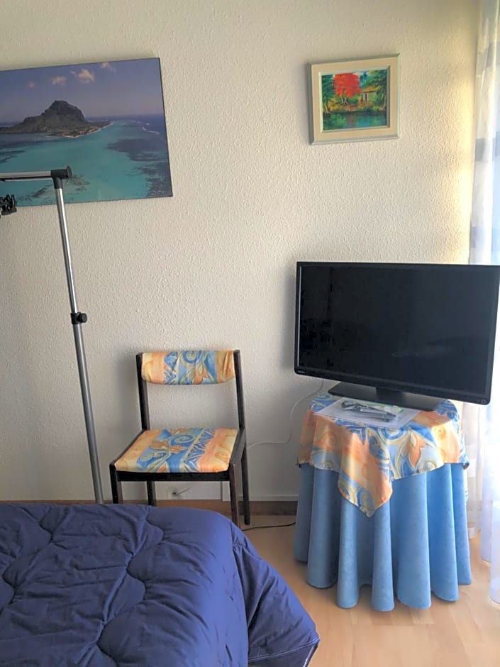 Villa C3 Arthur Rimbaub chambre d¿hôte piscine proche mer plage 600m