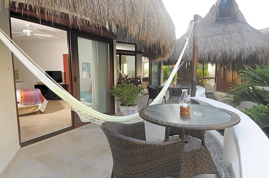 Playa Palms Beach Hotel