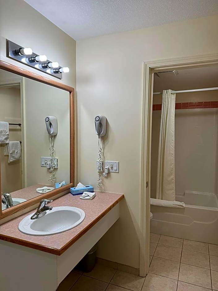 Western Budget Motel #1 & 2 Whitecourt